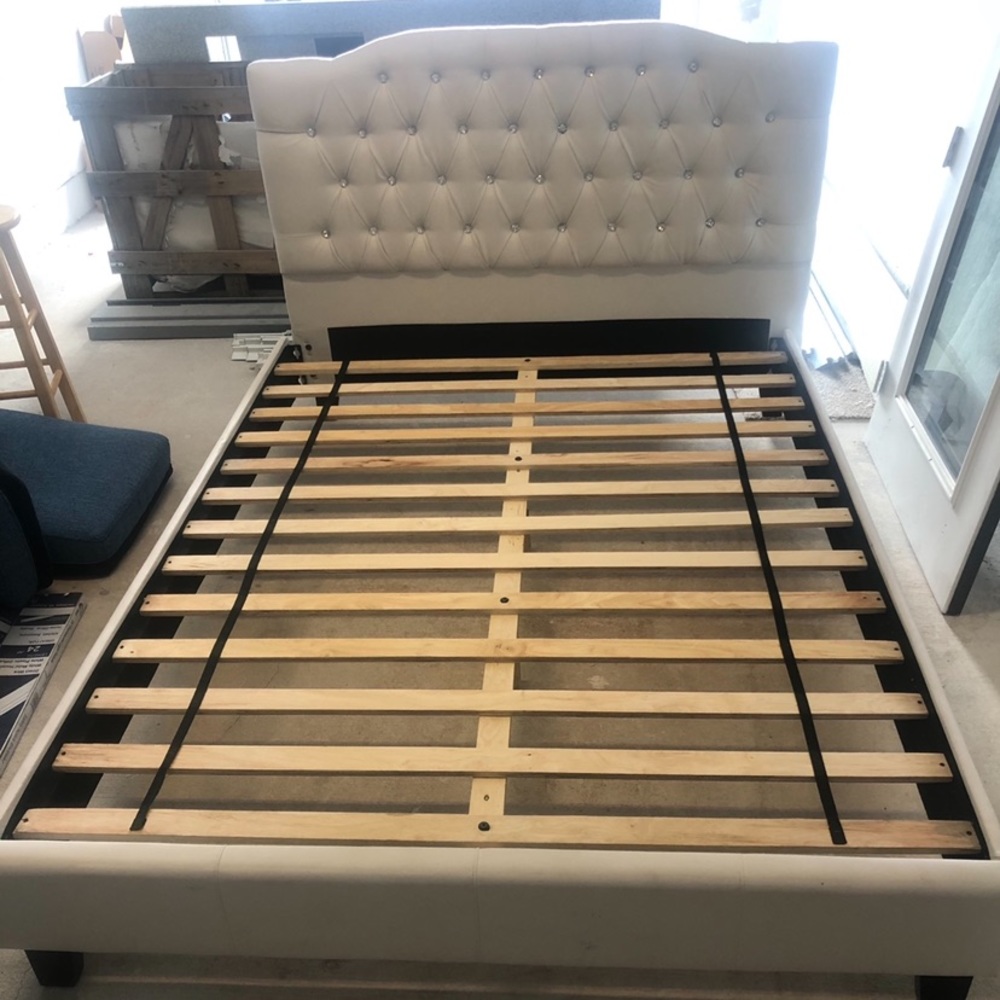 Low profile queen sized bed w/ headboard